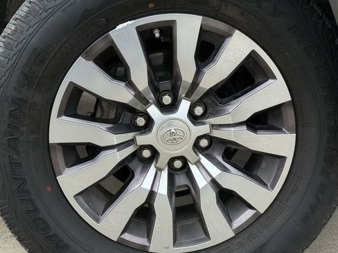 Used 2020 Toyota Tacoma Limited AWD/4WD image 12