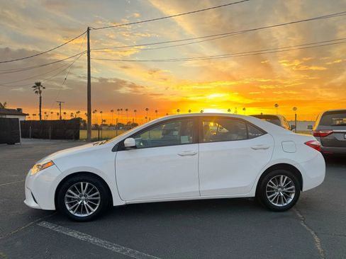 Used 2014 Toyota Corolla LE Premium image 3