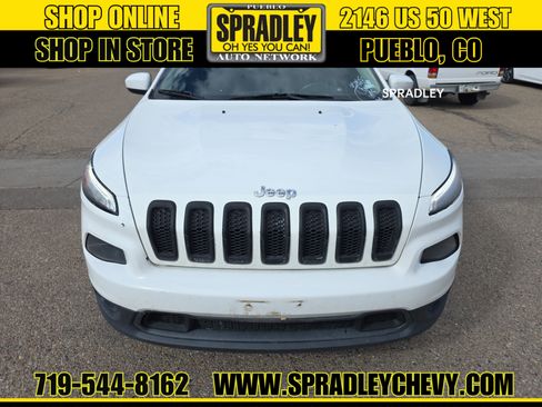 Used 2015 Jeep Cherokee Latitude image 2