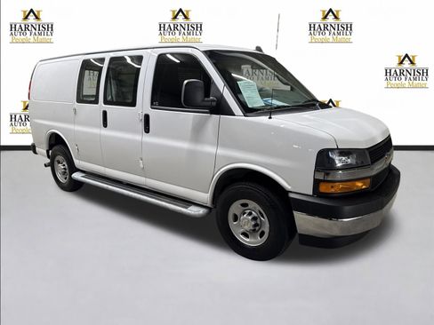 Used 2024 Chevrolet Express 2500 w/ Driver Convenience Package image 9