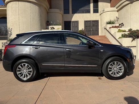 Used 2017 Cadillac XT5 Luxury w/ Driver Awareness Package FWD image 6