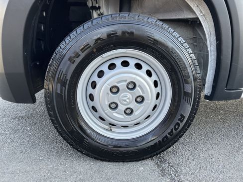 Used 2024 RAM ProMaster 2500 w/ Convenience Group FWD image 20