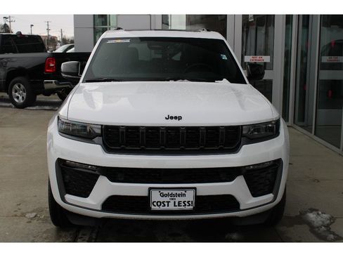 New 2026 Jeep Grand Cherokee Limited Reserve AWD/4WD image 2