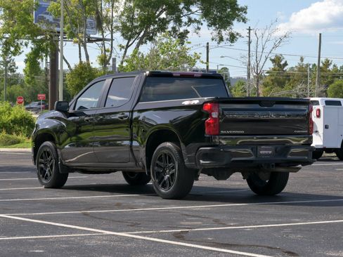 Used 2025 Chevrolet Silverado 1500 Custom AWD/4WD image 3