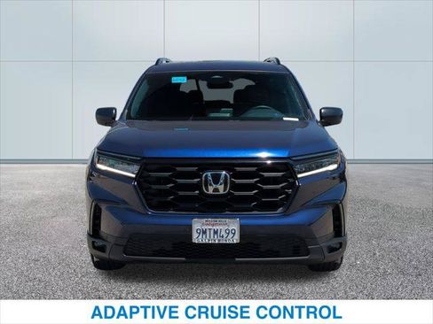 Certified 2025 Honda Pilot Sport image 3