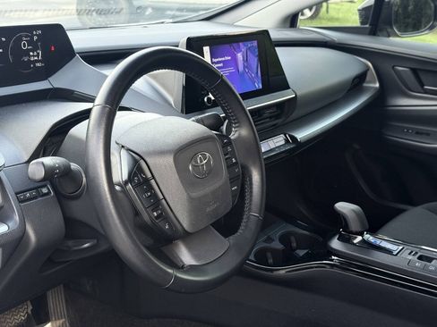 Used 2024 Toyota Prius LE FWD image 12