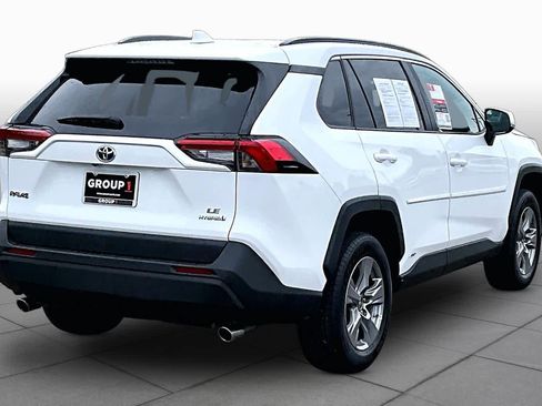 Used 2024 Toyota RAV4 LE AWD/4WD image 12
