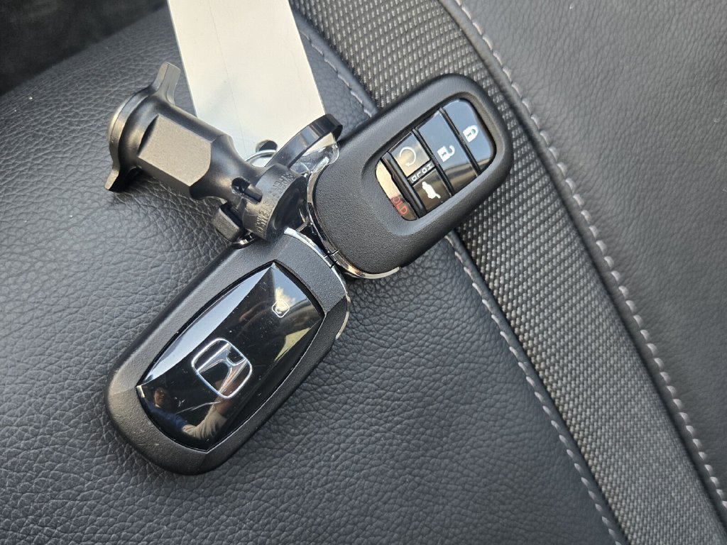 Certified 2025 Honda Pilot Touring image 21