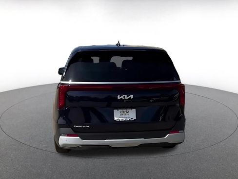 Used 2026 Kia Carnival FWD image 12
