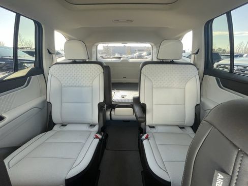 Used 2024 GMC Acadia Denali w/ Super Cruise Package image 26