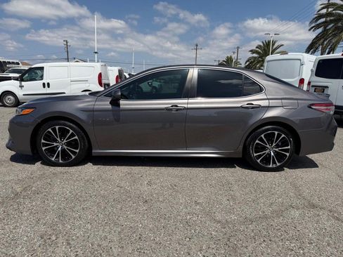 Used 2018 Toyota Camry SE FWD image 13