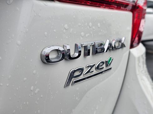 Used 2017 Subaru Outback 2.5i Premium image 17