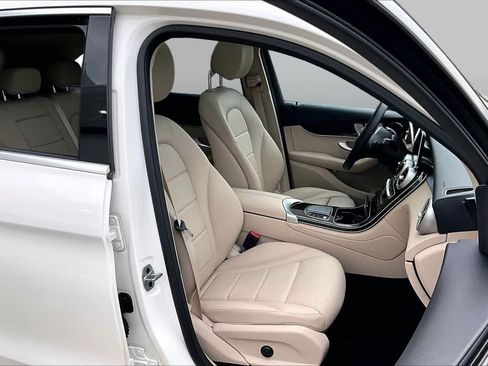 Used 2021 Mercedes-Benz GLC 300 image 9