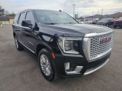 Used 2021 GMC Yukon Denali w/ Denali Premium Package image 3