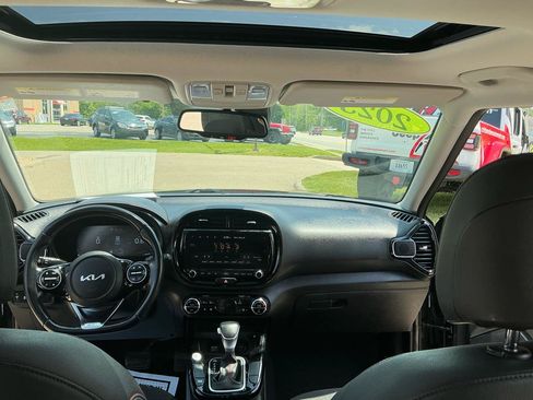 Used 2023 Kia Soul GT-Line FWD image 10