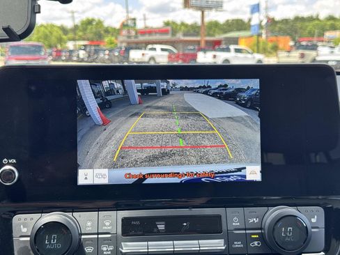 Used 2024 Toyota Grand Highlander FWD image 25