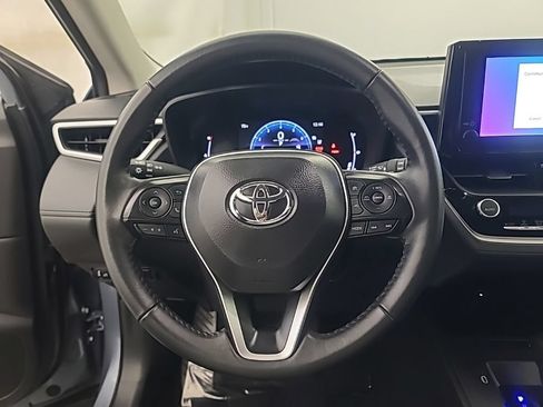Used 2026 Toyota Corolla Cross LE FWD image 31
