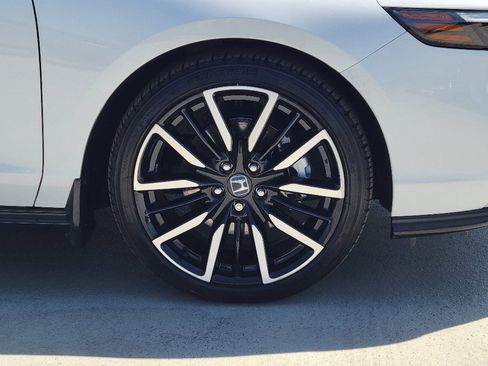 Used 2024 Honda Accord Touring image 5