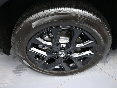 Used 2025 Honda HR-V Sport image 12