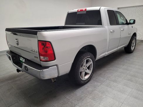 Used 2018 RAM 1500 Classic SLT AWD/4WD image 9