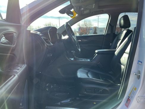 Used 2019 Chevrolet Equinox Premier image 18