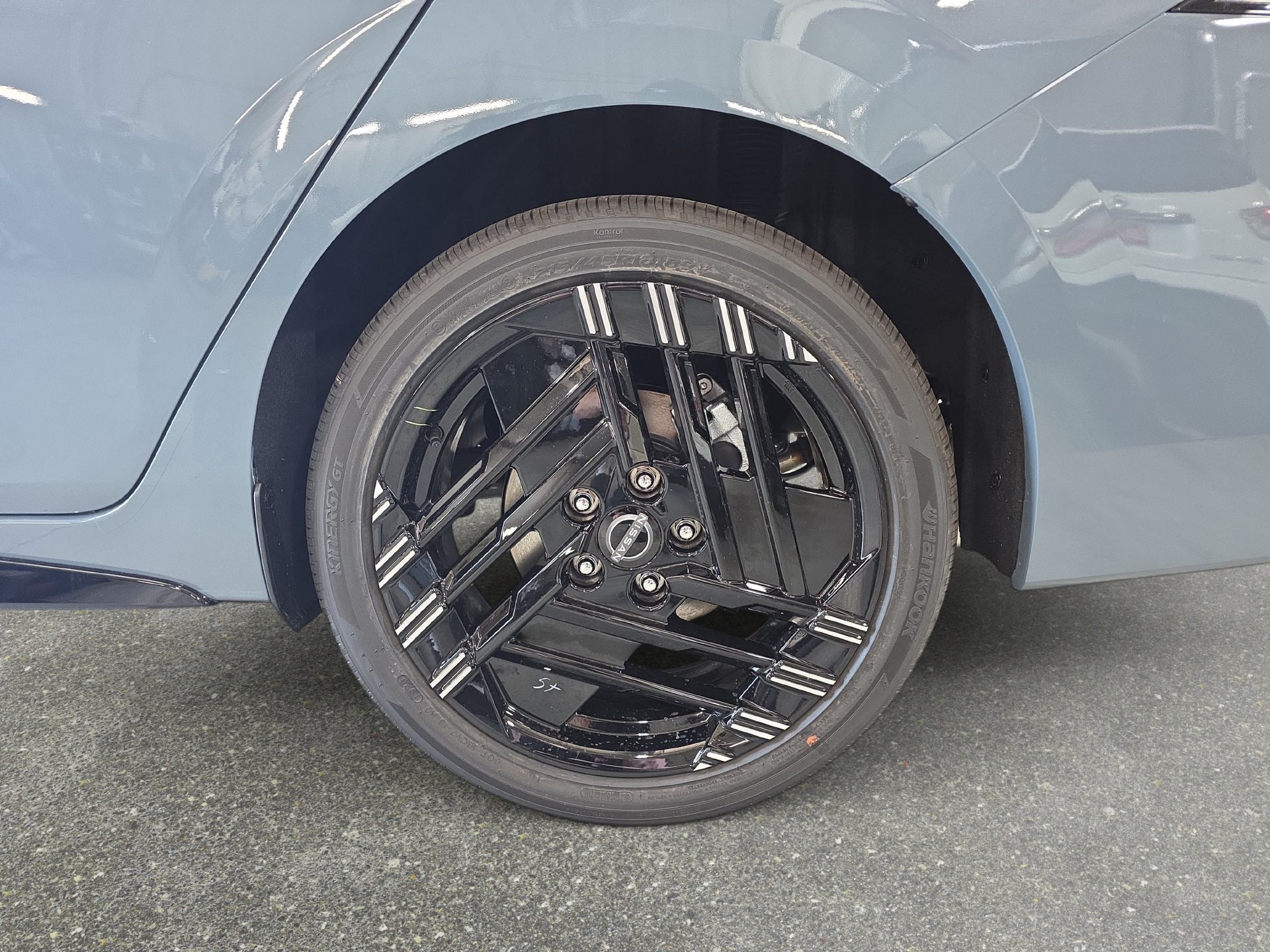 New 2027 Nissan Sentra SR w/ Floor Mat Package FWD image 32