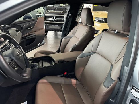 Used 2023 Lexus ES 250 w/ Premium Package AWD/4WD image 10