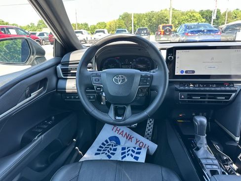 Used 2025 Toyota Camry XSE FWD image 32