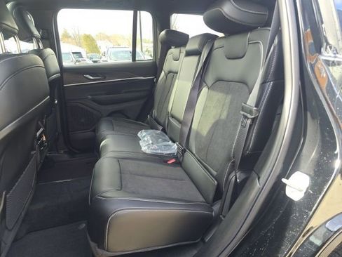 New 2026 Jeep Grand Cherokee Laredo image 27