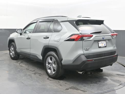 Used 2022 Toyota RAV4 XLE AWD/4WD image 6