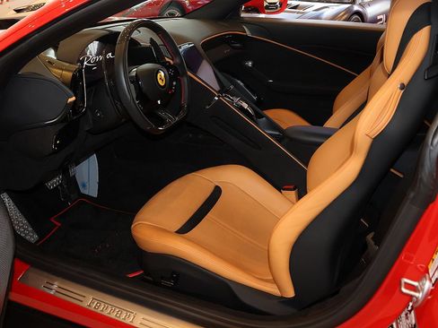 Certified 2024 Ferrari Roma RWD image 4