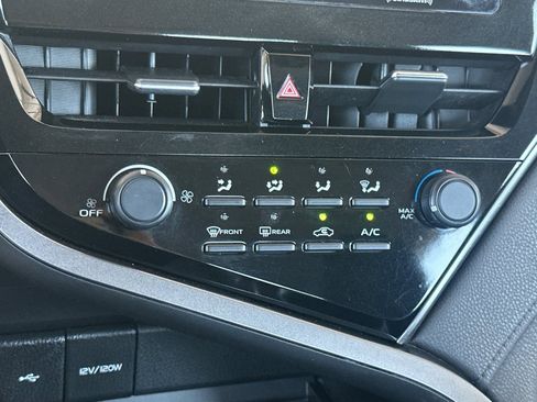 Certified 2021 Toyota Camry LE FWD image 21