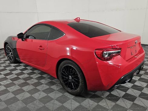 Used 2017 Toyota 86 RWD image 4