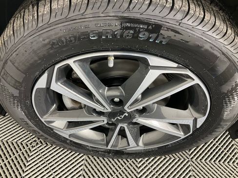 Used 2023 Kia Forte LXS image 10