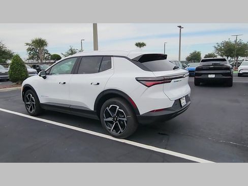 New 2026 Chevrolet Equinox EV LT image 20