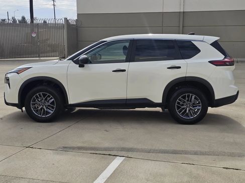 Used 2024 Nissan Rogue S FWD image 7