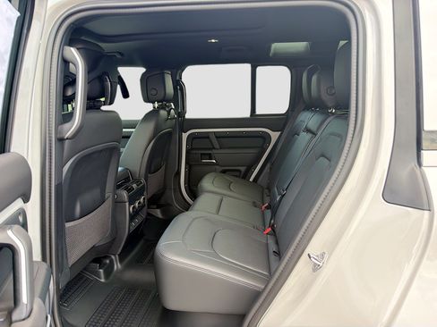 New 2026 Land Rover Defender 110 X-Dynamic SE AWD/4WD image 21