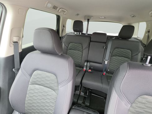 Used 2025 Nissan Pathfinder SV FWD image 21