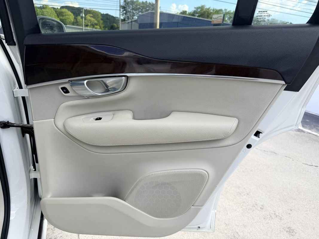Used 2019 Volvo XC90 T5 Momentum w/ Protection Package Premier FWD image 27