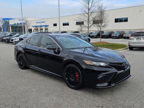 Used 2023 Toyota Camry SE image 10