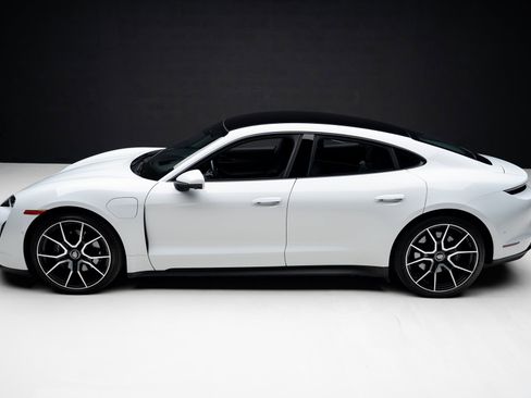 Used 2023 Porsche Taycan w/ Premium Package image 15