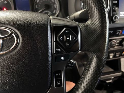 Used 2021 Toyota Tacoma TRD Off-Road w/ TRD Premium Off Road Package AWD/4WD image 26