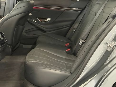 Used 2020 Mercedes-Benz S 560 Sedan w/ Premium Package image 22