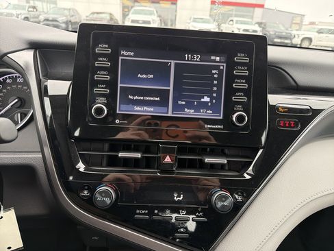 Used 2023 Toyota Camry LE image 18