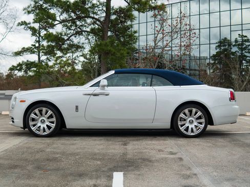 Used 2017 Rolls-Royce Dawn image 6