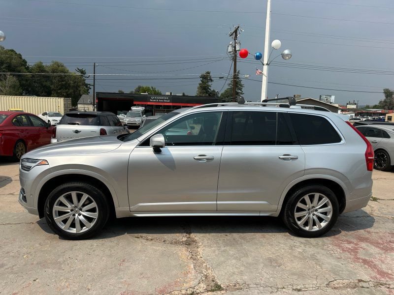 Used 2018 Volvo XC90 T6 Momentum w/ Convenience Package AWD/4WD image 4
