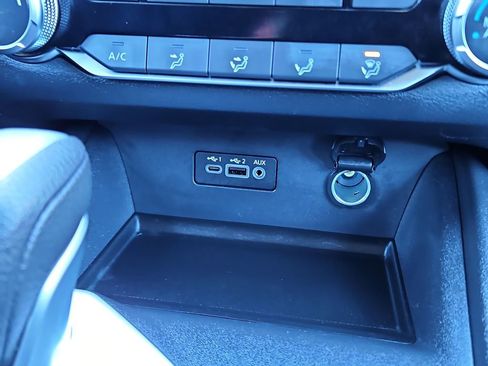 Used 2025 Nissan Altima 2.5 SV image 17