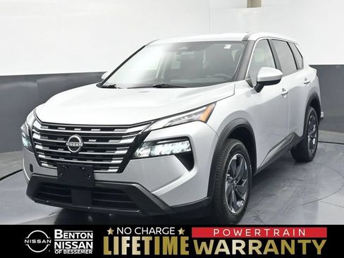 Used 2025 Nissan Rogue SV FWD image 1