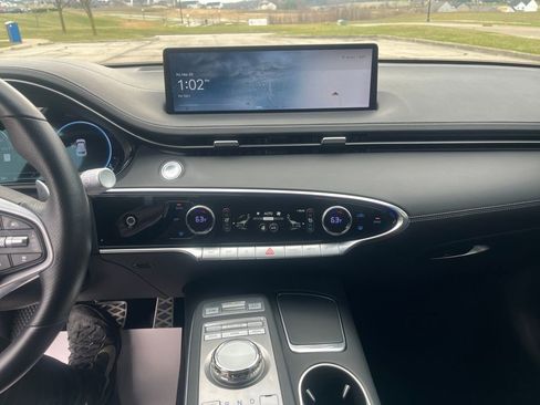 Used 2023 Genesis GV70 2.5T w/ Sport Prestige Package image 15
