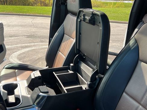 Used 2024 Chevrolet Silverado 2500 High Country w/ High Country Premium Package image 21